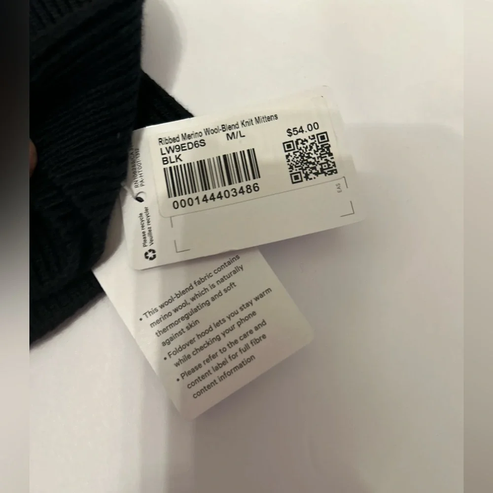 Lululemon Black Ribbed Merino Blend‎ Knit Mittens